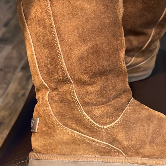 UGG Tan Shearling Lined Boots - Picture 10 of 11